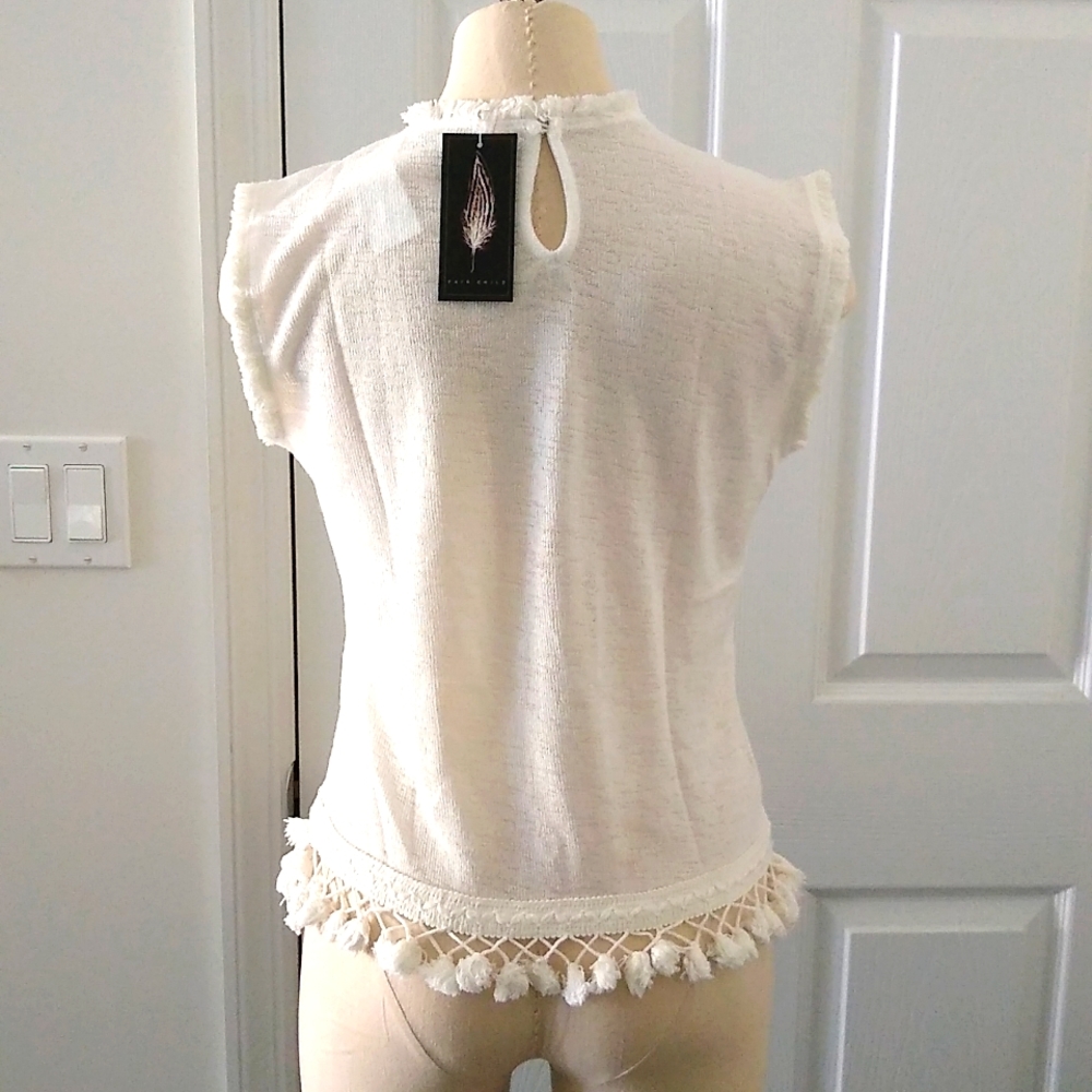 Fairchild Woven Top - Picture 3 of 8